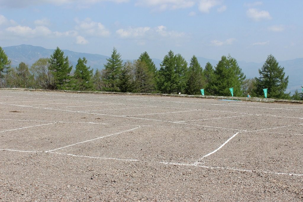 嬬恋村・浅間高原シャクナゲ園の駐車場