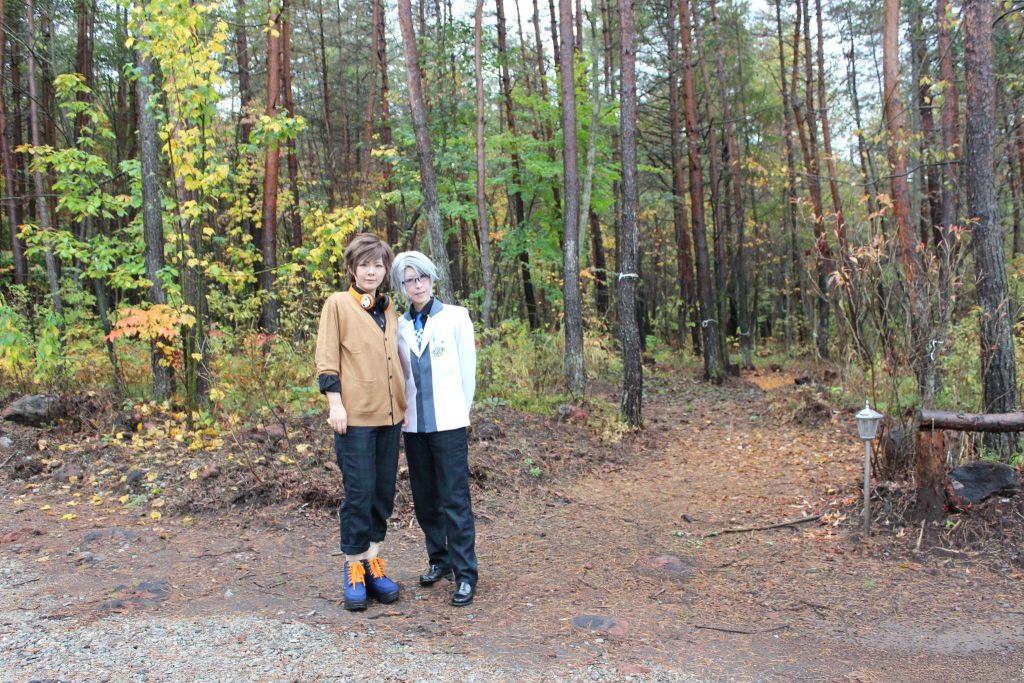 カール宿泊のマイトン遊歩道前にてコスプレ撮影