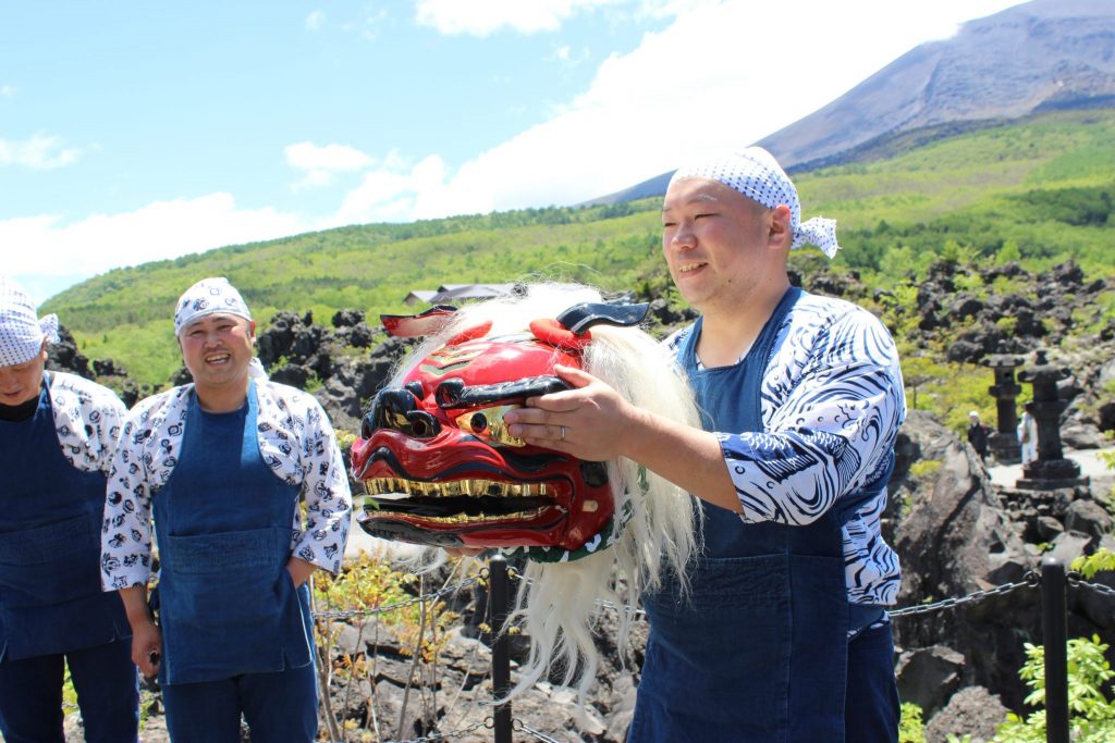 鬼押し出し園　東叡山寛永寺別院「浅間山観音堂」創建　60周年　獅子舞