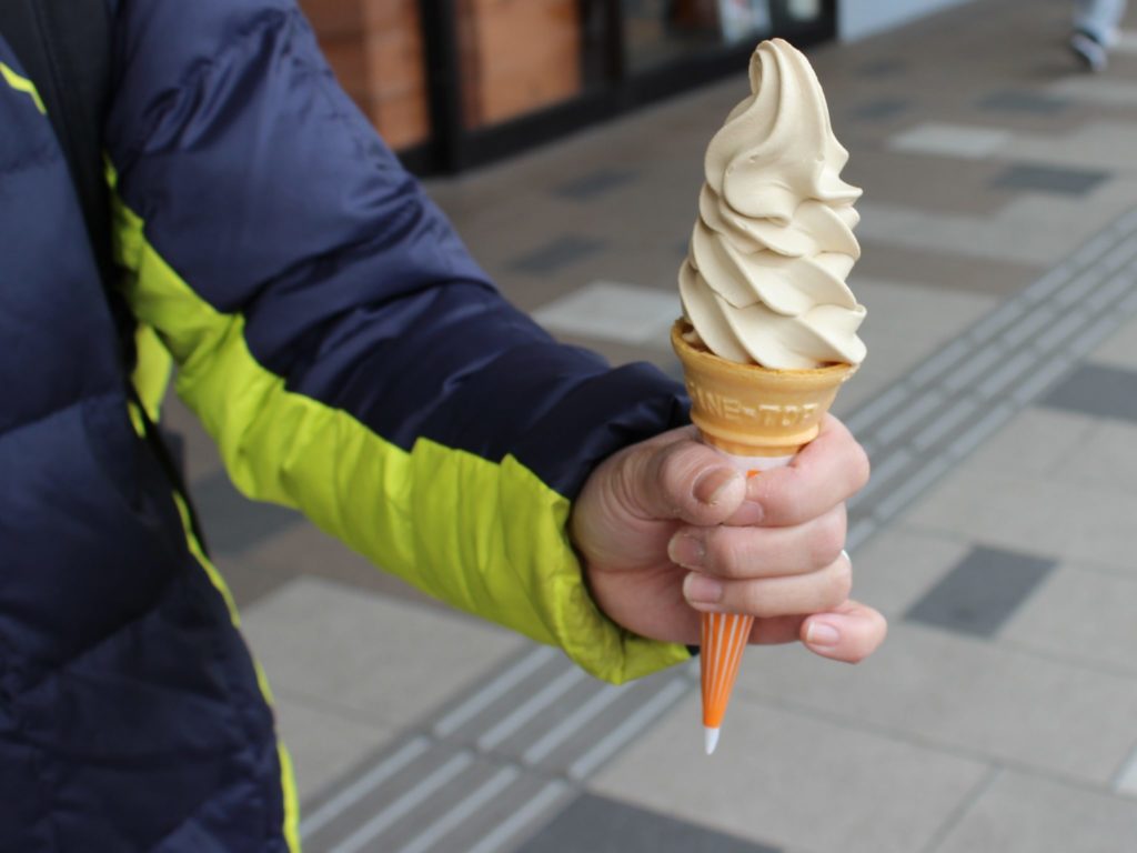 軽井沢アウトレット内のミカド珈琲のモカソフト