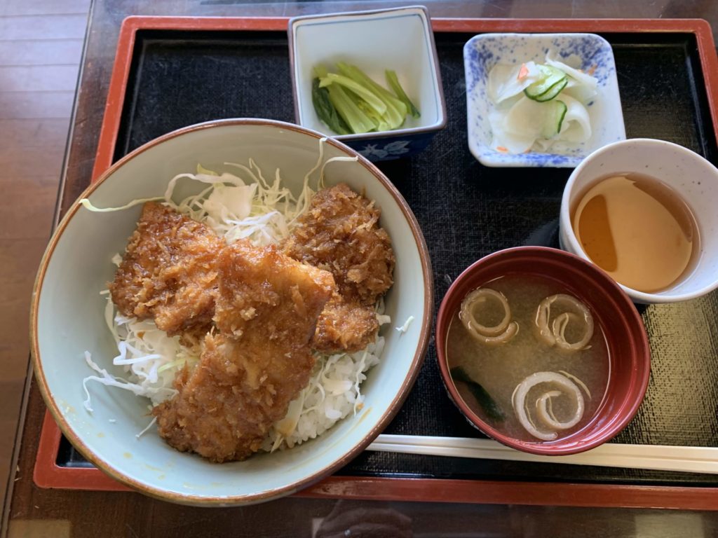 嬬恋高原温泉「つつじの湯」お食事メニュー「ソースかつ丼」