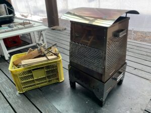ルネス軽井沢オリジナル焚き台で冬の焚き火