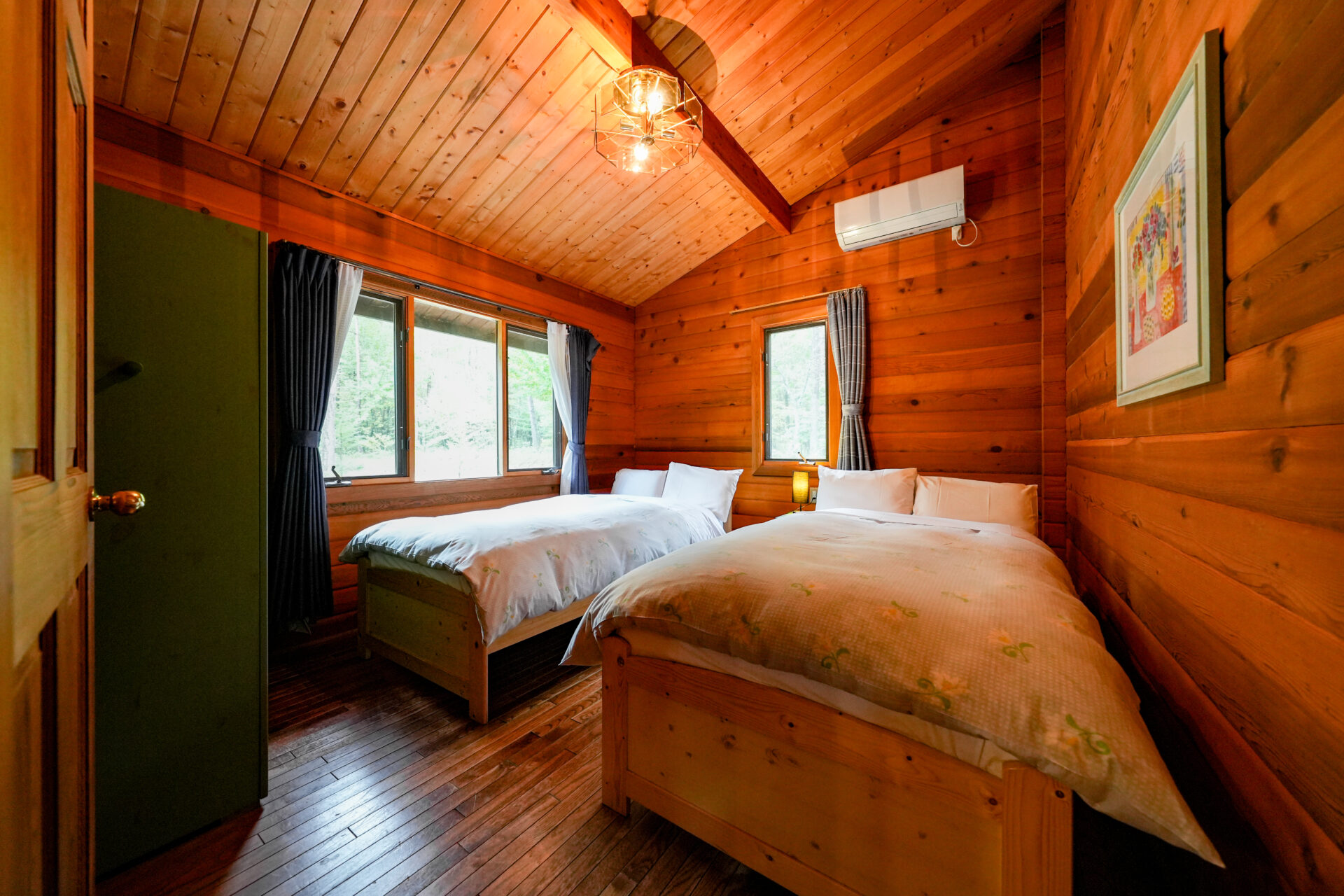 貸別荘ルネス軽井沢「アン」ツインベッドルーム東側