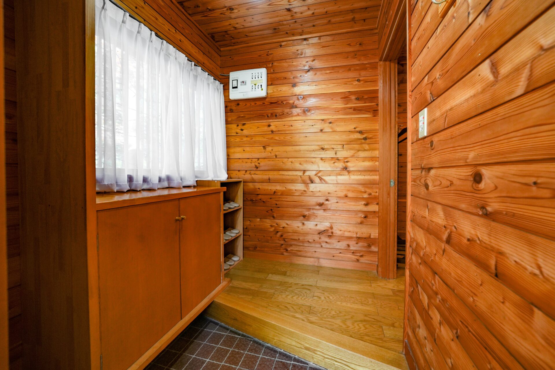 貸別荘ルネス軽井沢「アリエッティ」玄関