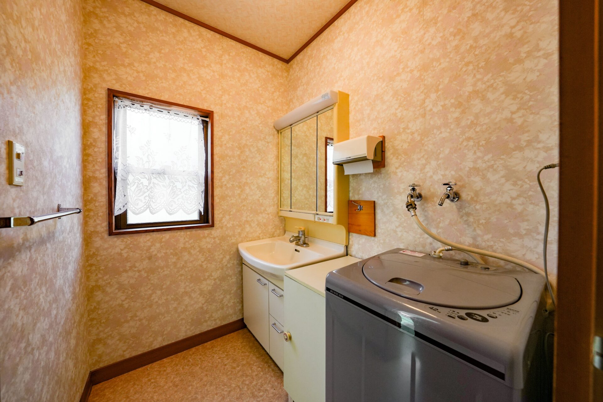 貸別荘ルネス軽井沢「アリエッティ」洗面