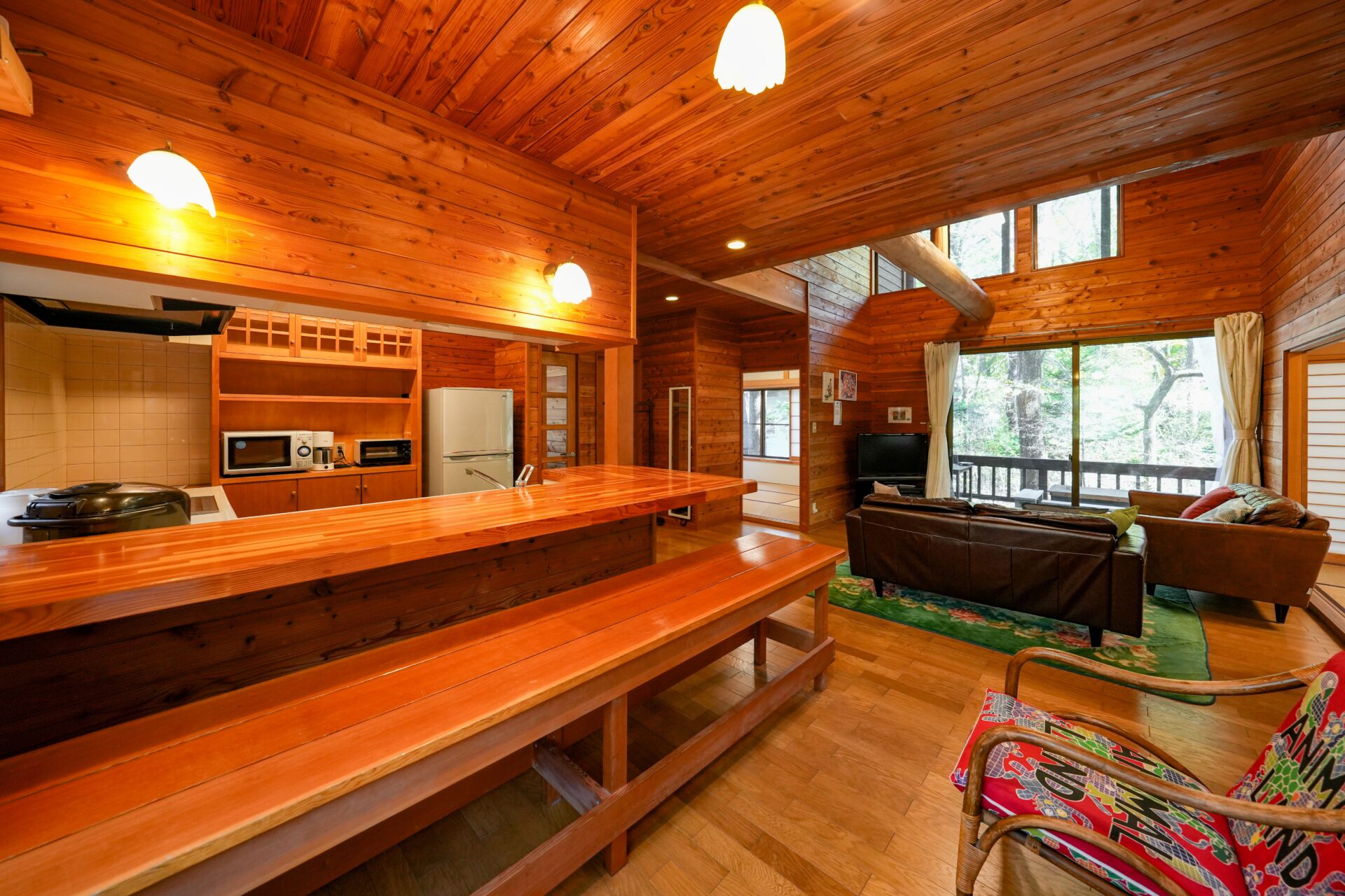 貸別荘ルネス軽井沢「アリエッティ」ダイニング