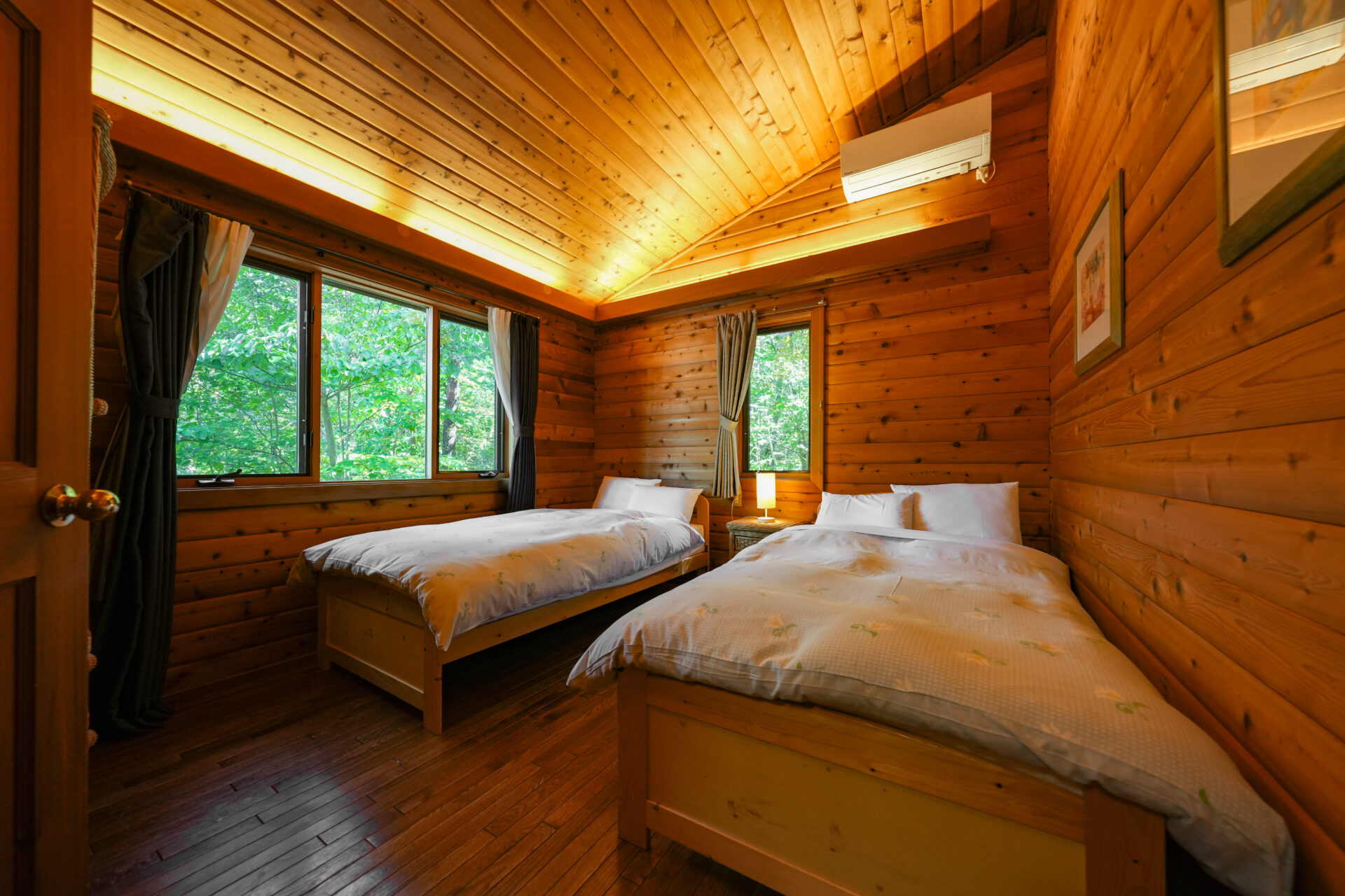 貸別荘ルネス軽井沢「カール」ベッドルーム東側