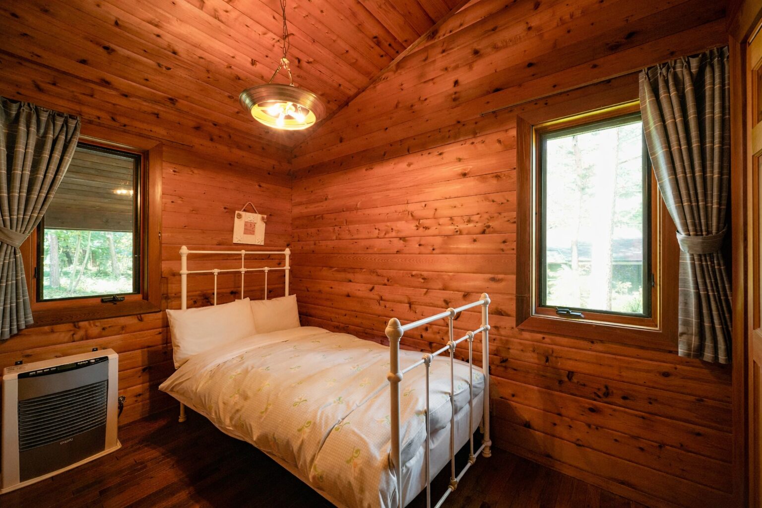 貸別荘ルネス軽井沢「カール」シングルベッドルーム