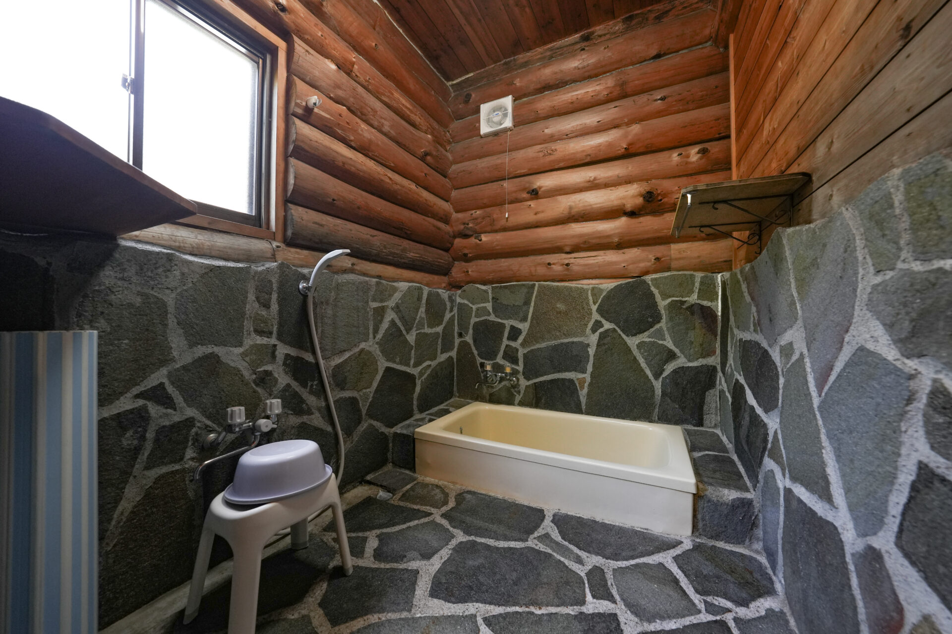 貸別荘ルネス軽井沢「カンパニュラ」バスルーム