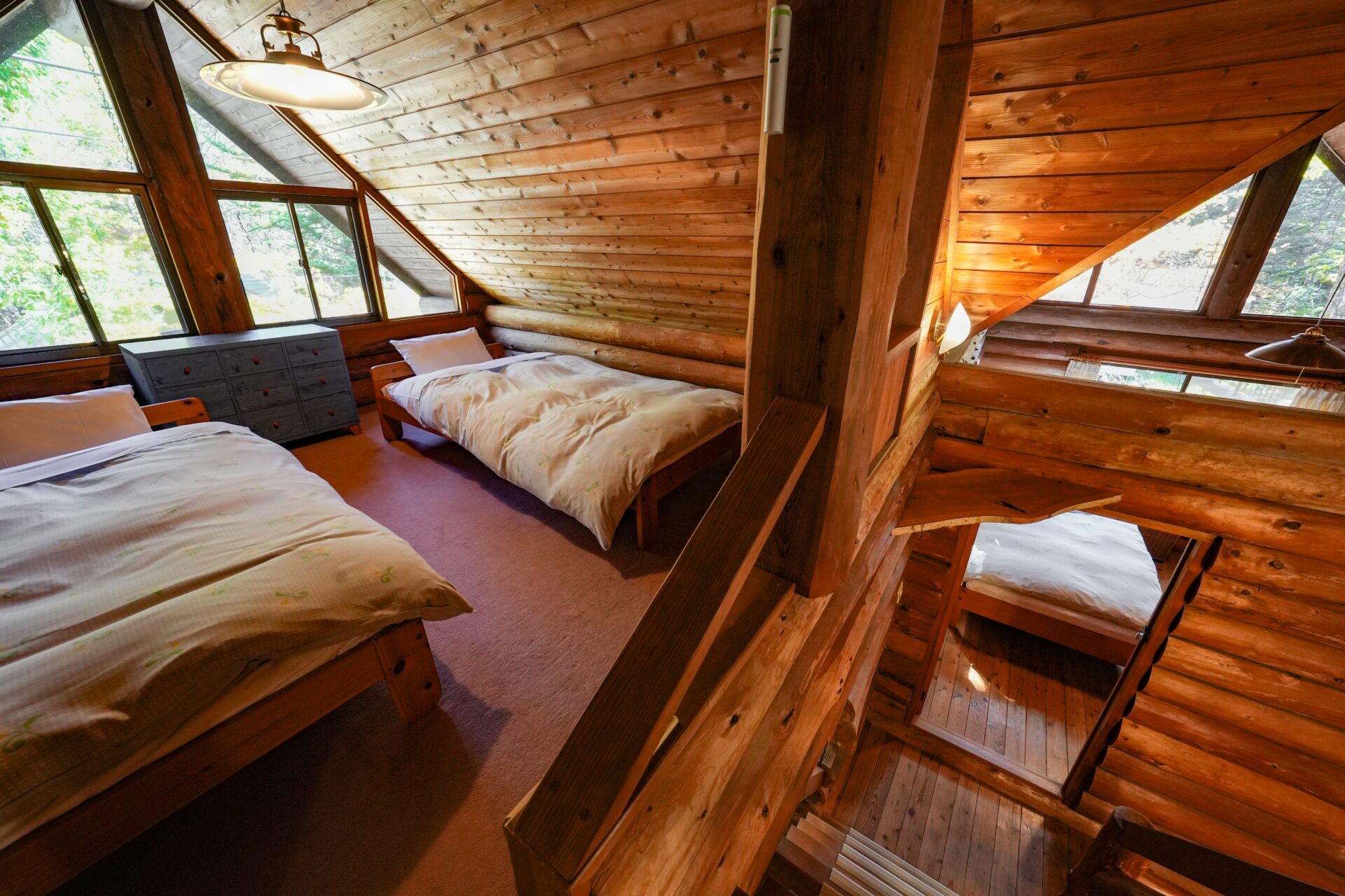 貸別荘ルネス軽井沢「カンパニュラ」2階ベッドルーム