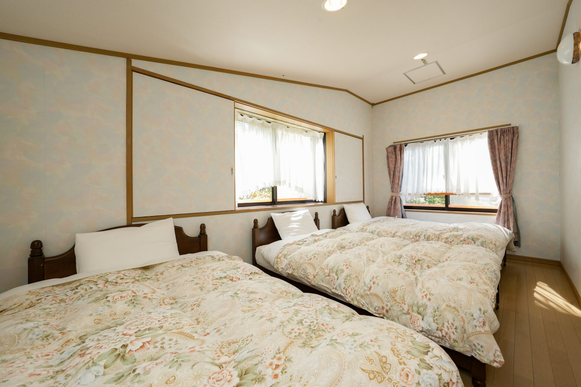 しおん虹ベッドルーム