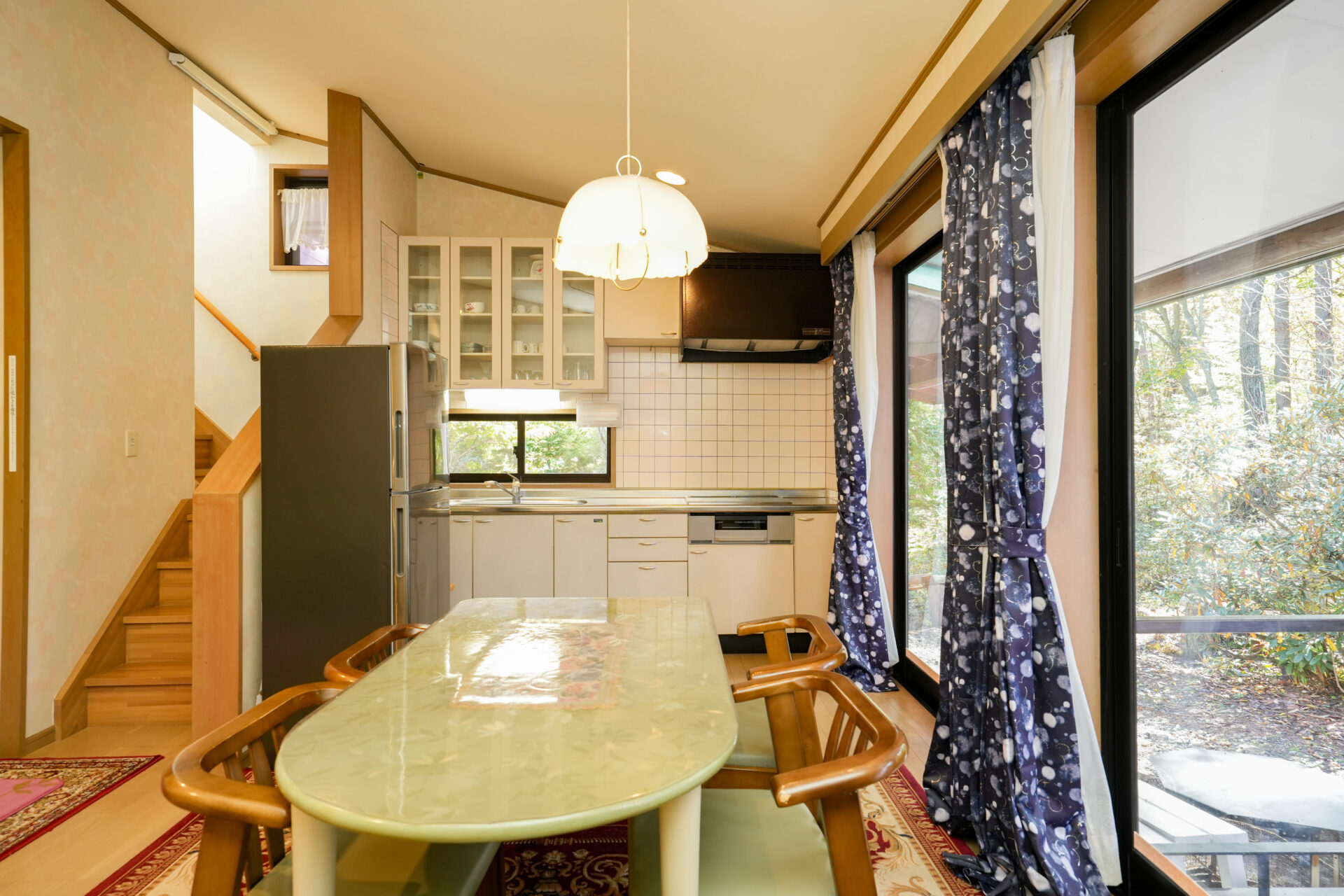 しおん虹ダイニング